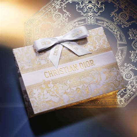 complimentary dior art of gifting christmas clutch|dior art of gifting.